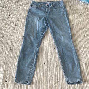Excellent condition Good American lightly distressed good leg skinny jeans!